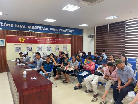 Ngày đầu vận hành các trung tâm phục vụ hành chính công phường, xã của Nghệ An