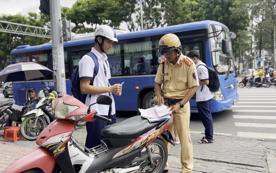Phạt Tiền Nếu Kết Hôn Sau 30 Tuổi: Hiểu Đúng Chính Sách, Tránh Tin Đồn Sai Lệch